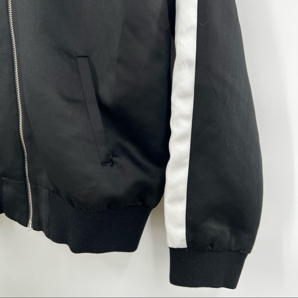 Forever 21 Contemporary embroidered floral jacket black white trim M - Picture 4 of 9